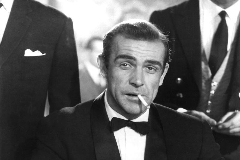 Bir yıldız daha kaydı Bond hayatını kaybetti