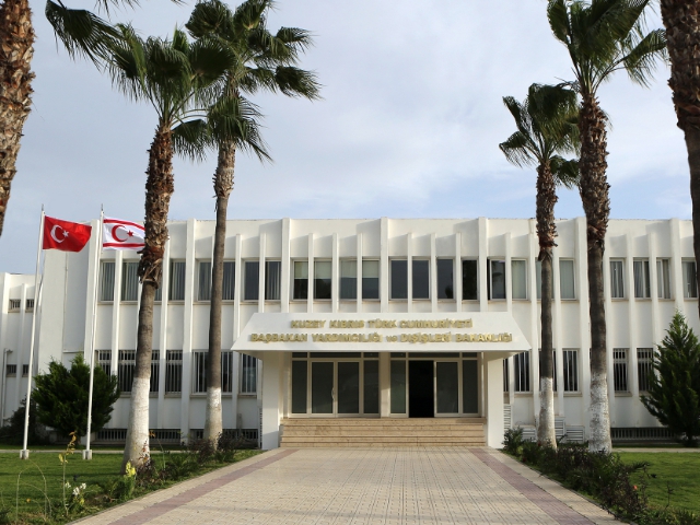 Kıbrıs'ta kapatılan sınır kapılarına tepki