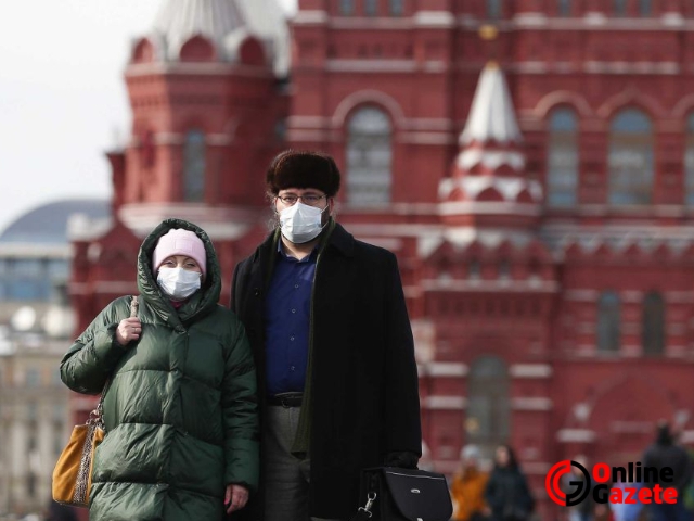 Koronavirüs: Putin, Rusya'da 'yaşamın normal seyrettiği mesajı veriyor'