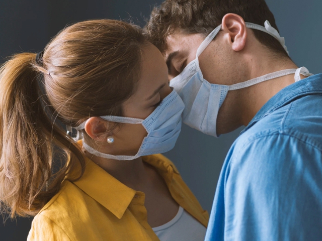 Koronavirüs salgını sırasında seks yapmak güvenli mi?