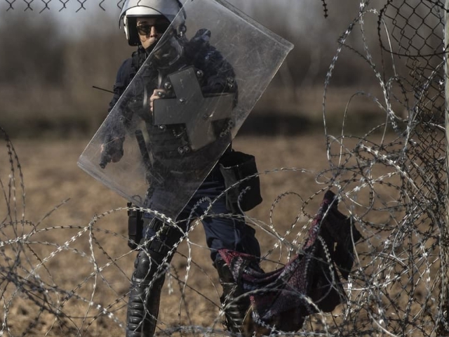 Yunanistan mülteci akını sonrası tatbikata başladı