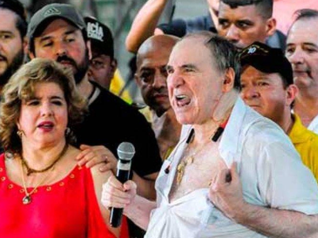 'Deli' lakaplı Ekvador eski Devlet Başkanı Bucaram gözaltına alındı