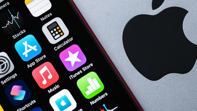 iPhone'lara ilk alternatif App Store açılıyor!