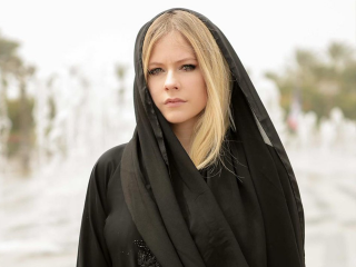 Avril Lavigne hakkında bomba iddia: O aslında öldü...