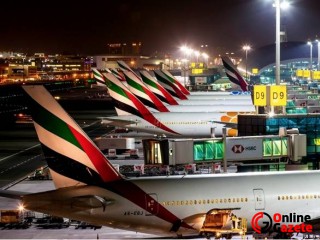 Kıbrıslı Öğrenciler Londra'da Uçak Bekliyor