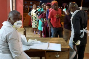 İngilizin Kovid-19 aşısı Uganda'da denenecek