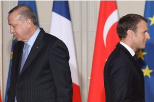 Türkiye'ye kırmızı çizgi politikası