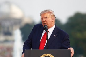 Trump yine laf dinlemedi