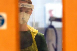 Koronavirüs ABD ve Avrupa'da hız kesmiyor